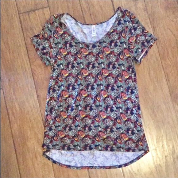 Lularoe Classic Tee - Picture 1 of 7